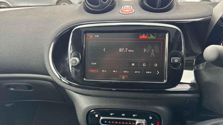 Smart EQ fortwo coupe 60kW EQ Exclusive 17kWh 2dr Auto [22kWCh] Electric Coupe